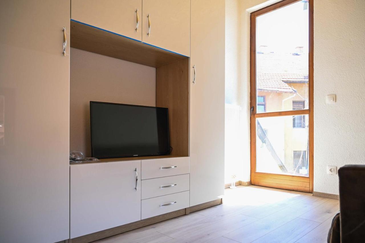 Elem Apartmani Skver Tuzla Esterno foto