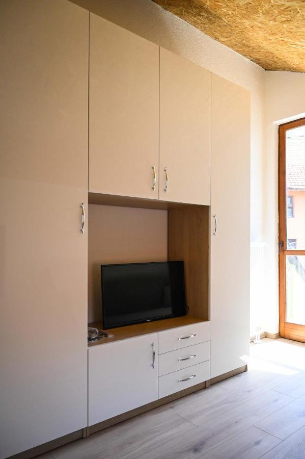 Elem Apartmani Skver Tuzla Esterno foto